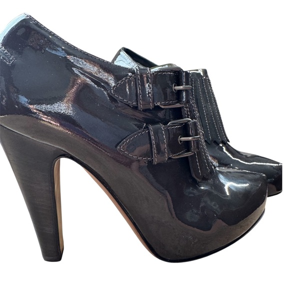 Moschino Cheap and Chic Gray Patent Leather booties Sz 38.5 Heels - Picture 2 of 7